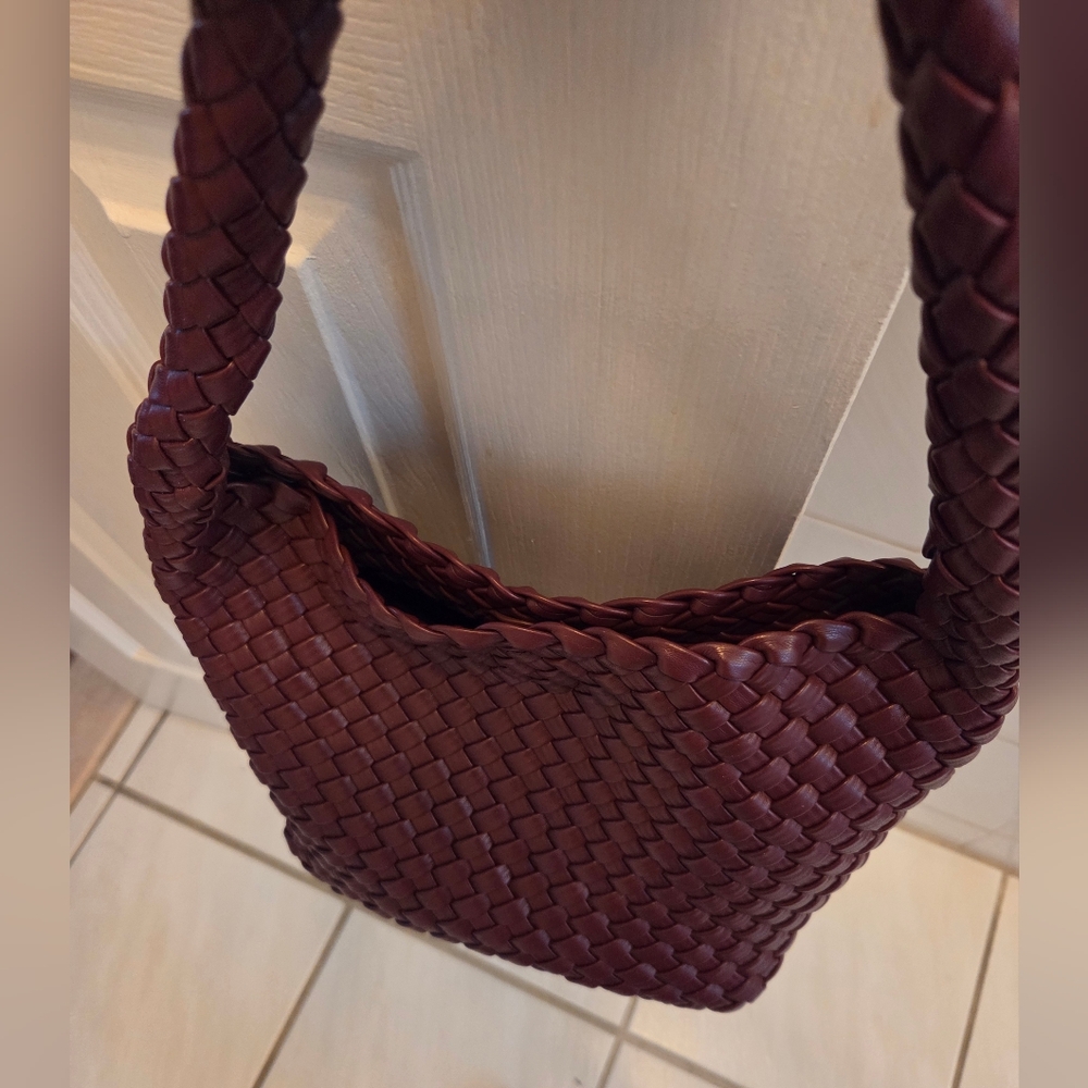 Sonoma Brand Ladies Woven Burgundy Color Handbag BRAND NEW! No Tags - Picture 4 of 5